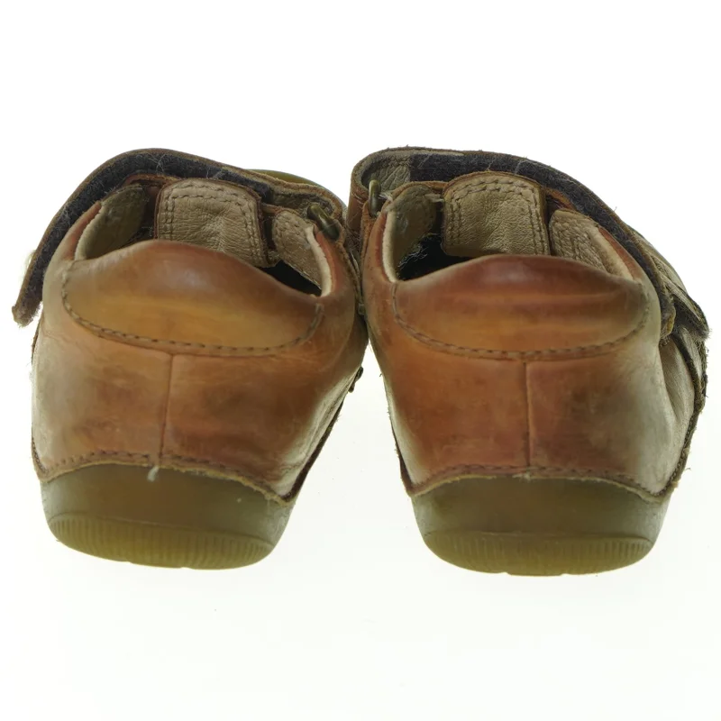 Sandaler fra Bundgaard (str. 22)