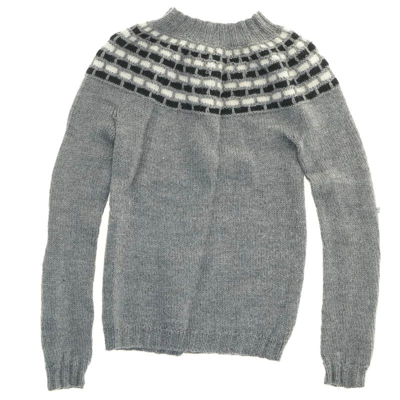 Strikket sweater med mønster (str. Bryst 30 cm længde 47 cm armlængde 50 cm)
