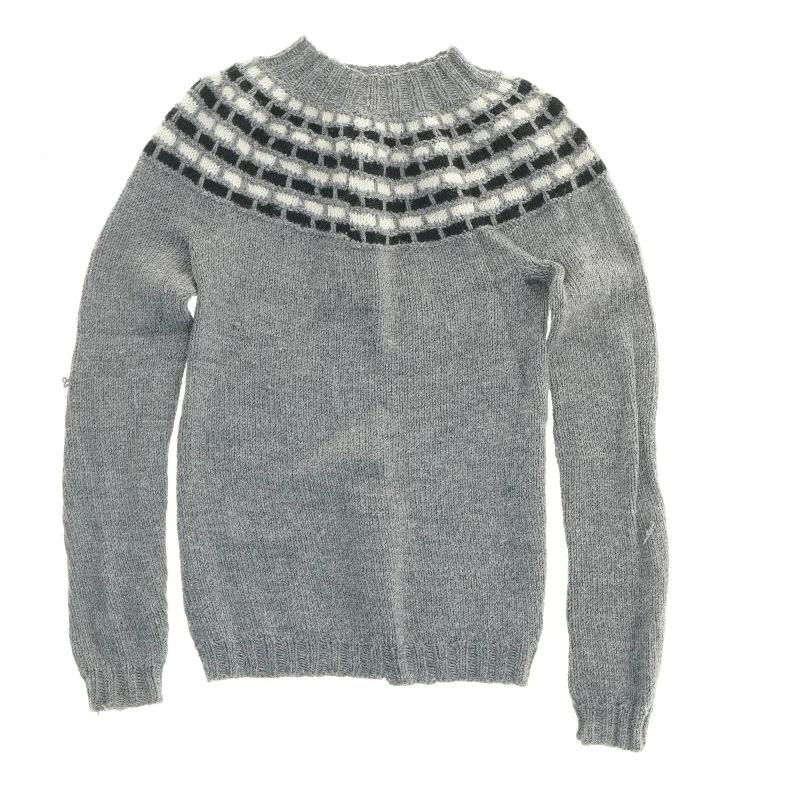 Strikket sweater med mønster (str. Bryst 30 cm længde 47 cm armlængde 50 cm)