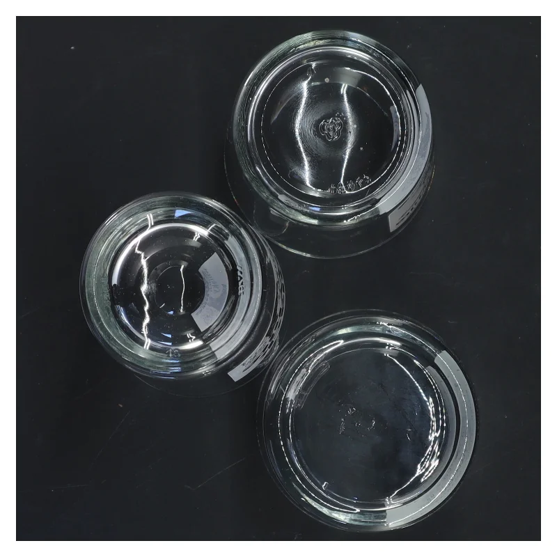 3 stk. Whiskyglas fra Black & White Scotch Whisky (str. 8 cm x 7 cm. 9 cm x 7 ø cm. 14 cm x. 6 ø cm)