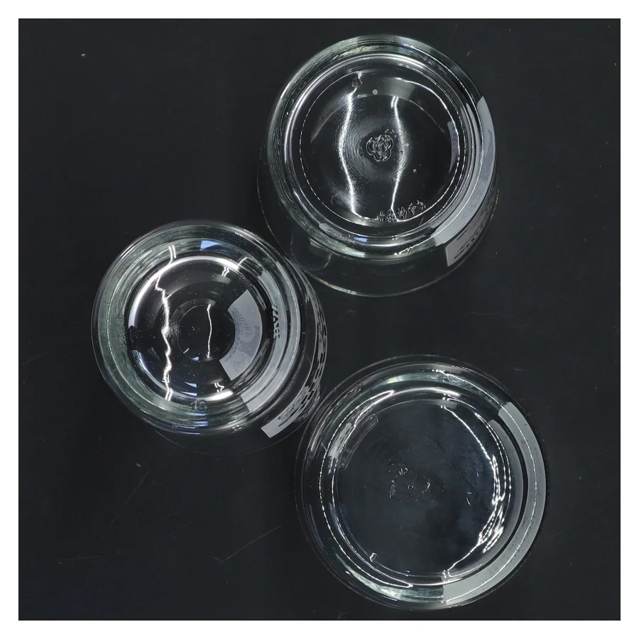 3 stk. Whiskyglas fra Black & White Scotch Whisky (str. 8 cm x 7 cm. 9 cm x 7 ø cm. 14 cm x. 6 ø cm)