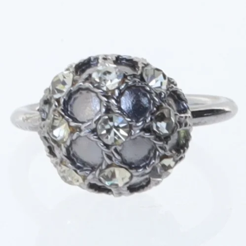 Sølvfarvet ring (str. 57 mm)