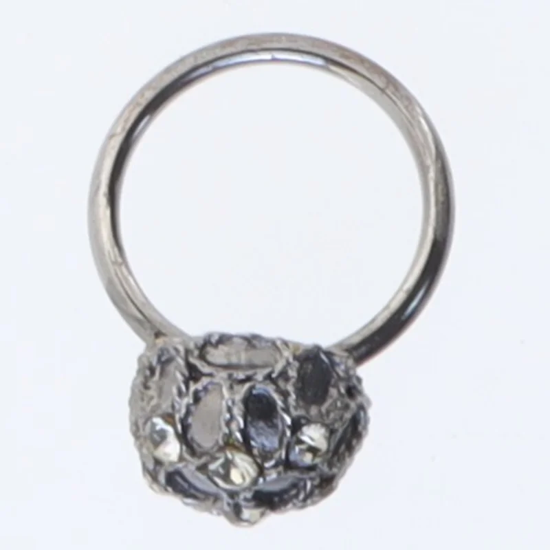 Sølvfarvet ring (str. 57 mm)