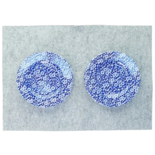 Tallerkner med blomster fra Queens (str. 22)