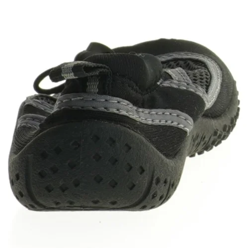 Sorte badesko fra Beck (str. 27)