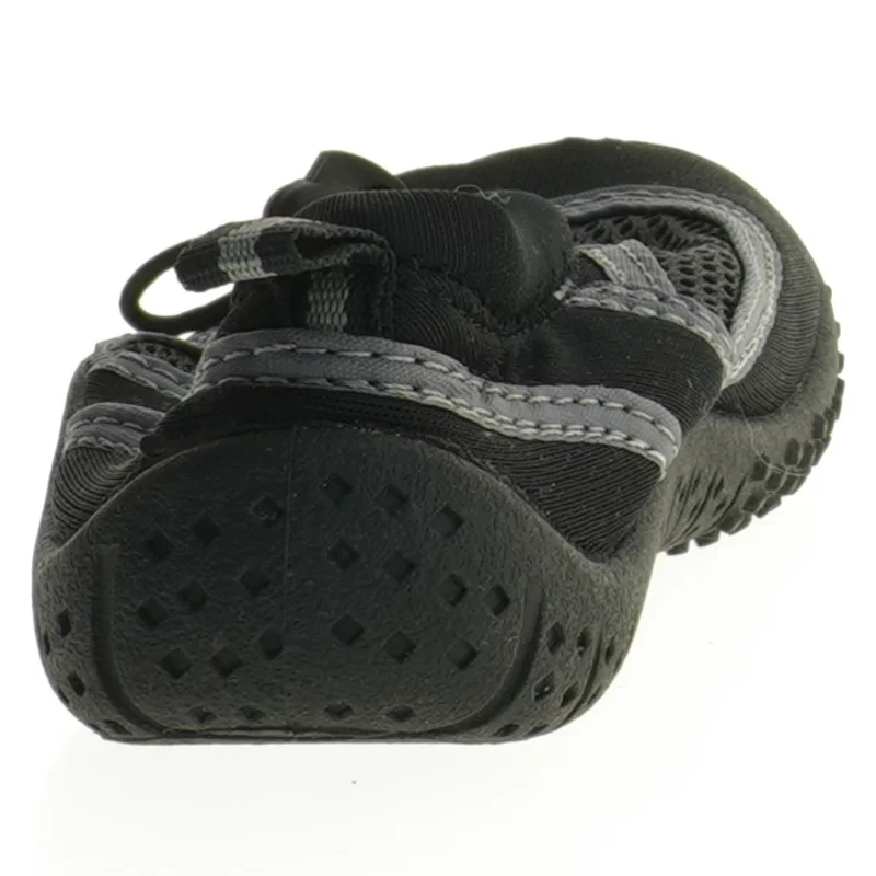 Sorte badesko fra Beck (str. 27)