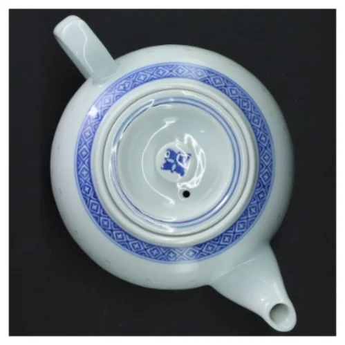 Porcelænsteapot med blåt mønster (str. Ø 14 cm)