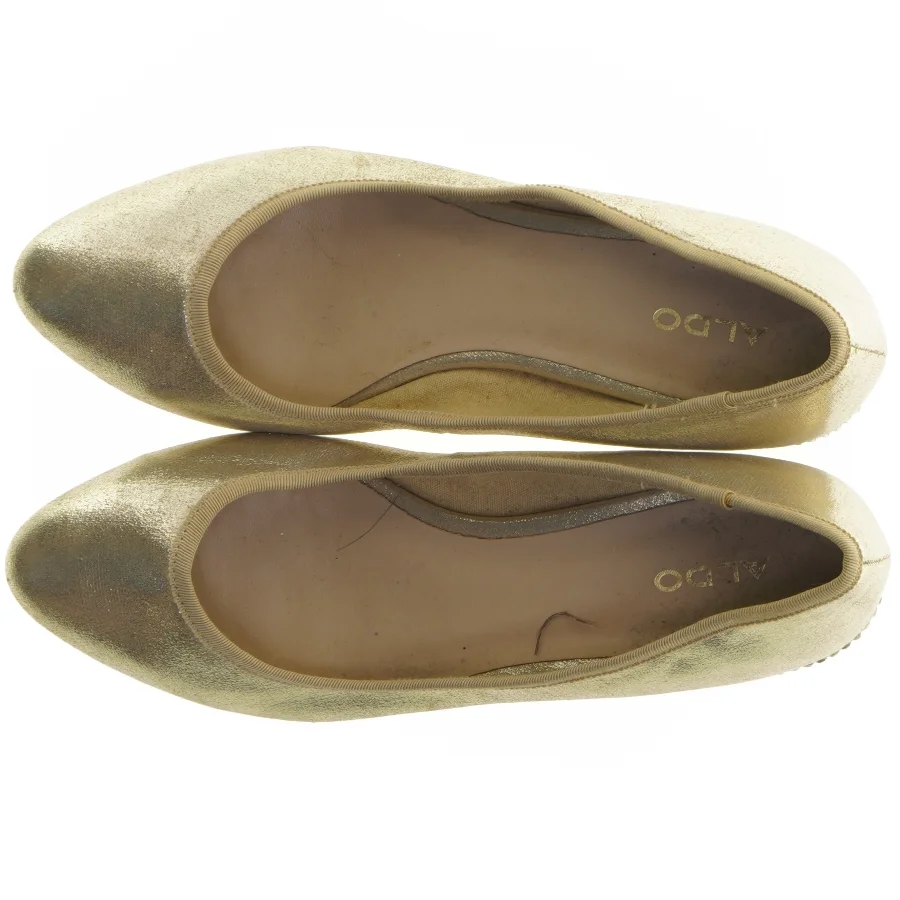Guld ballerina sko med juvel detaljer fra Aldo (str. 39)