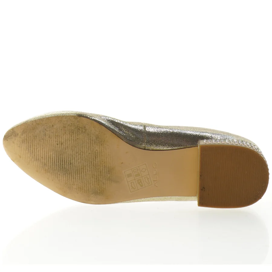 Guld ballerina sko med juvel detaljer fra Aldo (str. 39)