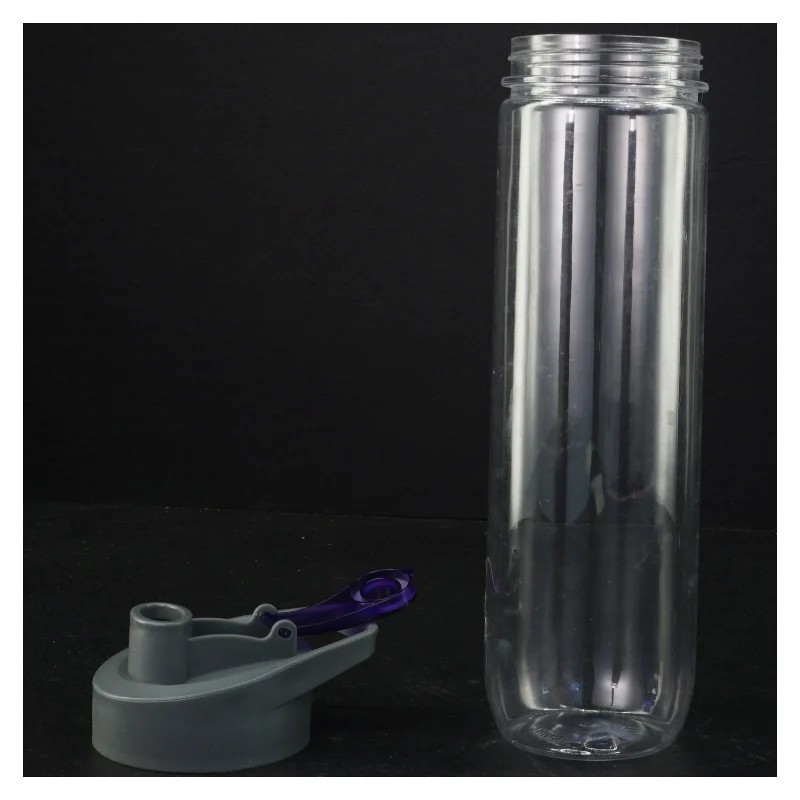 Genanvendelig vandflaske (str. 27 x 9,5 x 7 cm)