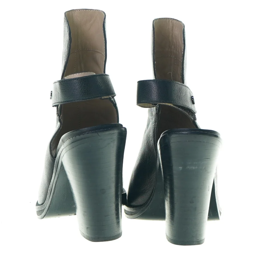  Dkny læder (str. 39,5)