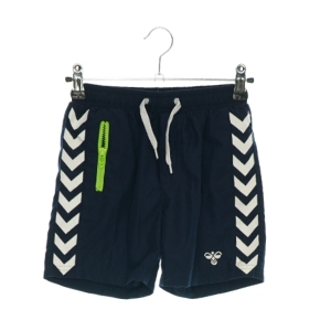 Badeshorts fra Hummel (str. 122)