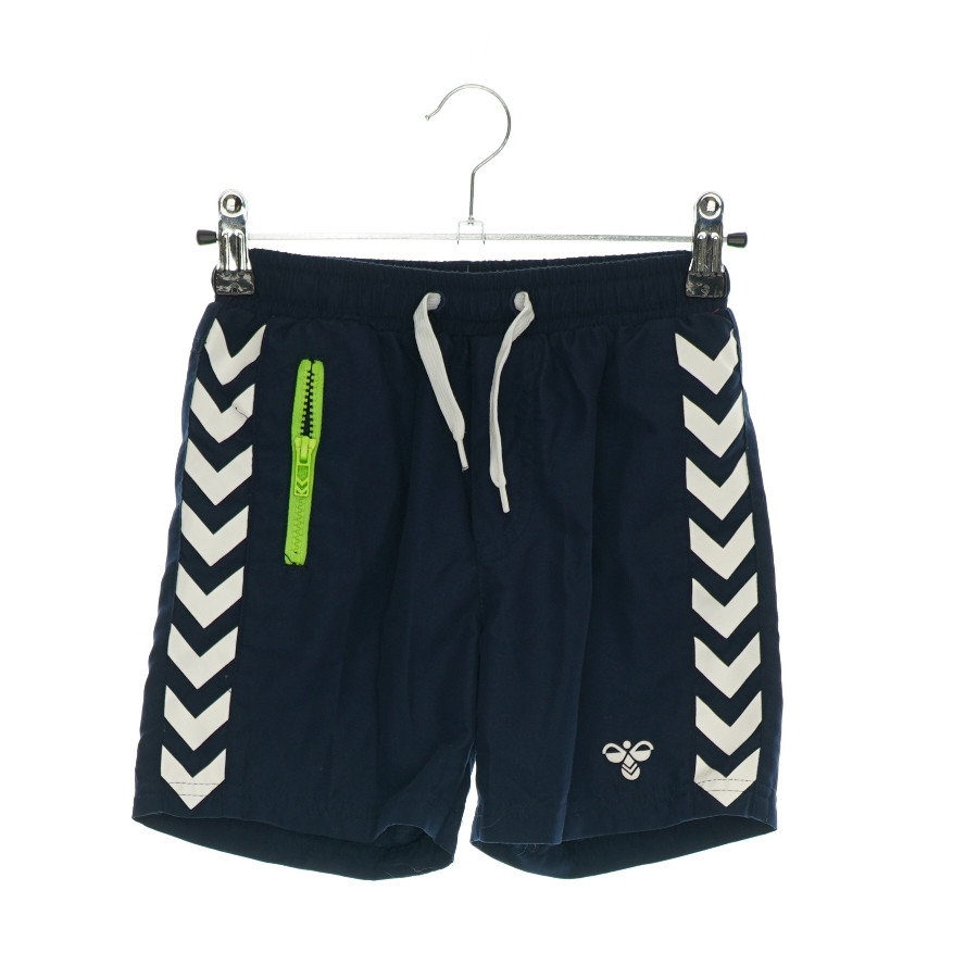 Badeshorts fra Hummel (str. 122)