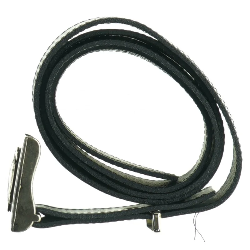 Sort læderbælte med metalspænde (str. 95 x 105 cm)