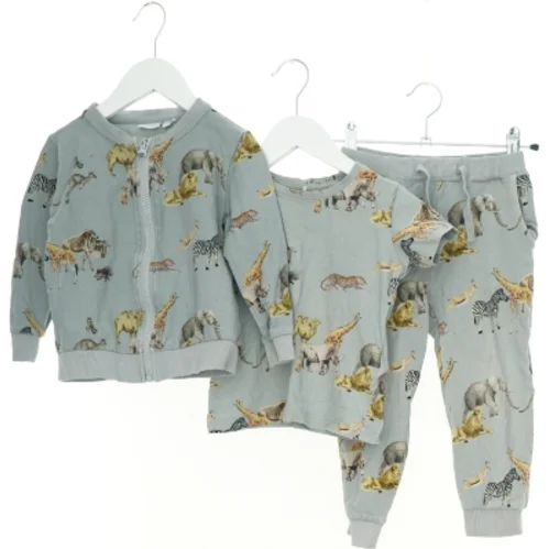 Sæt børnetøj fra Name It (str. 86 cm)