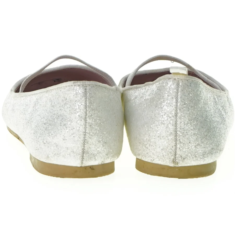 Ballerinasko fra H Og M (str. 32)