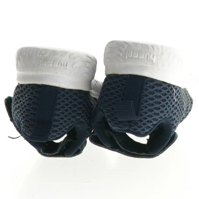 Brugte børnesko fra Hummel (str. 24)