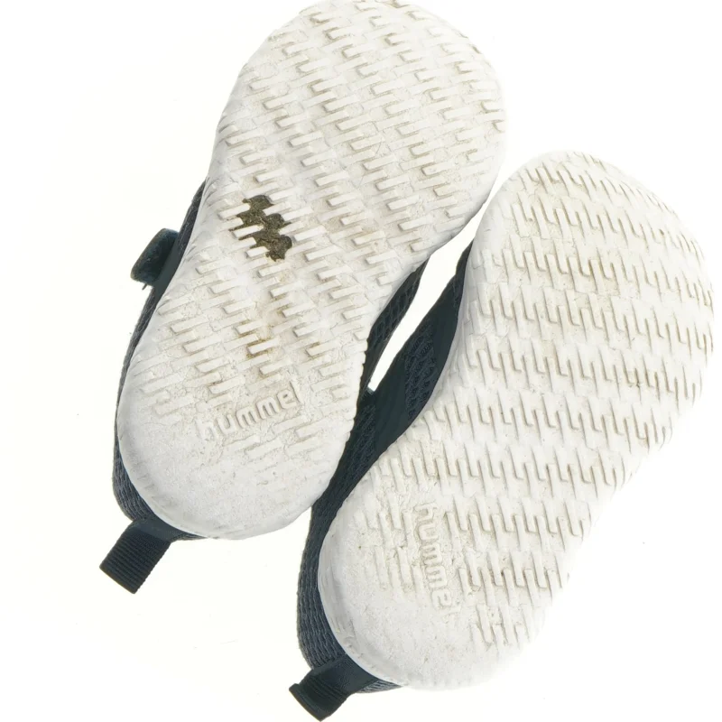 Brugte børnesko fra Hummel (str. 24)