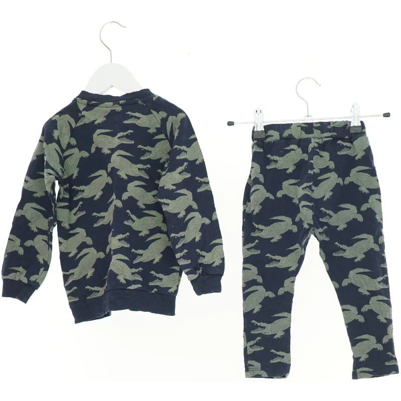 Sæt børnetøj (2 stk.) fra The New (str. 92 cm)