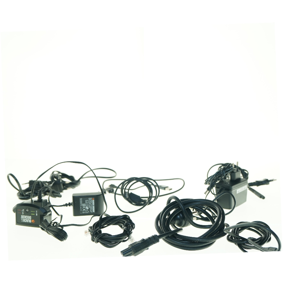 Diverse kabler og adaptere (str. Blandet)