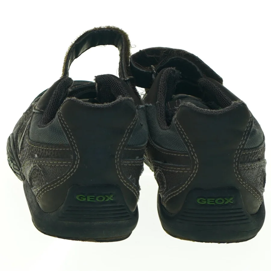 Brugte børnesko fra Geox (str. 30)