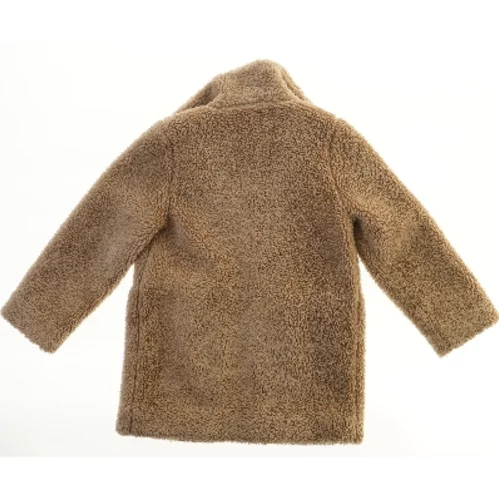 Fluffy frakke med knapper fra Milk Copenhagen (str. 140)