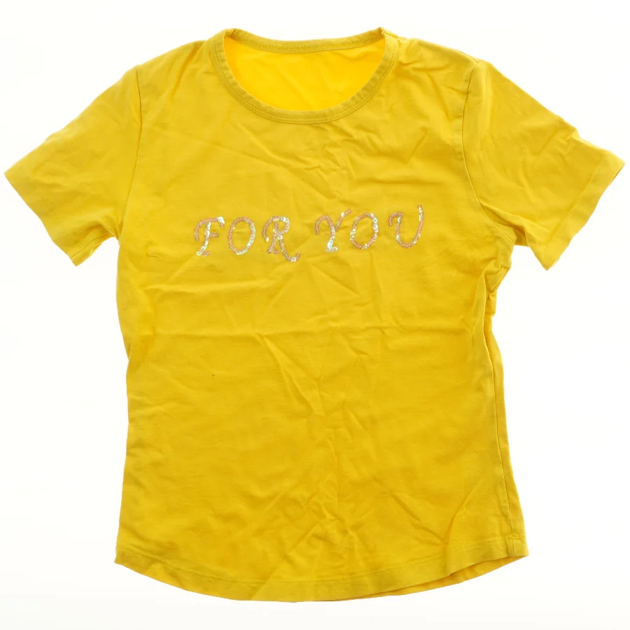 Gul T-shirt med tekst (str.  40x53 cm)