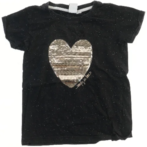 T-shirt med paillet hjerte fra VRS (str. 158)