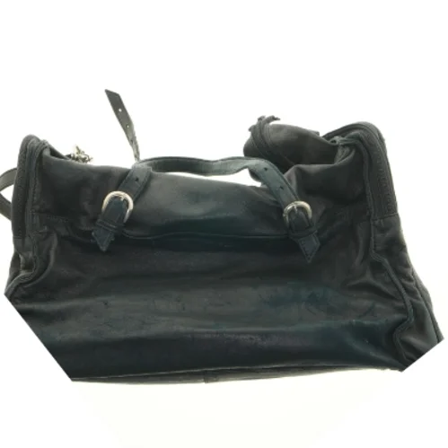 Sort weekendtaske i læderlook (str. 53 x 33 cm)