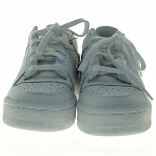 Hvide sneakers fra Adidas (str. 38)