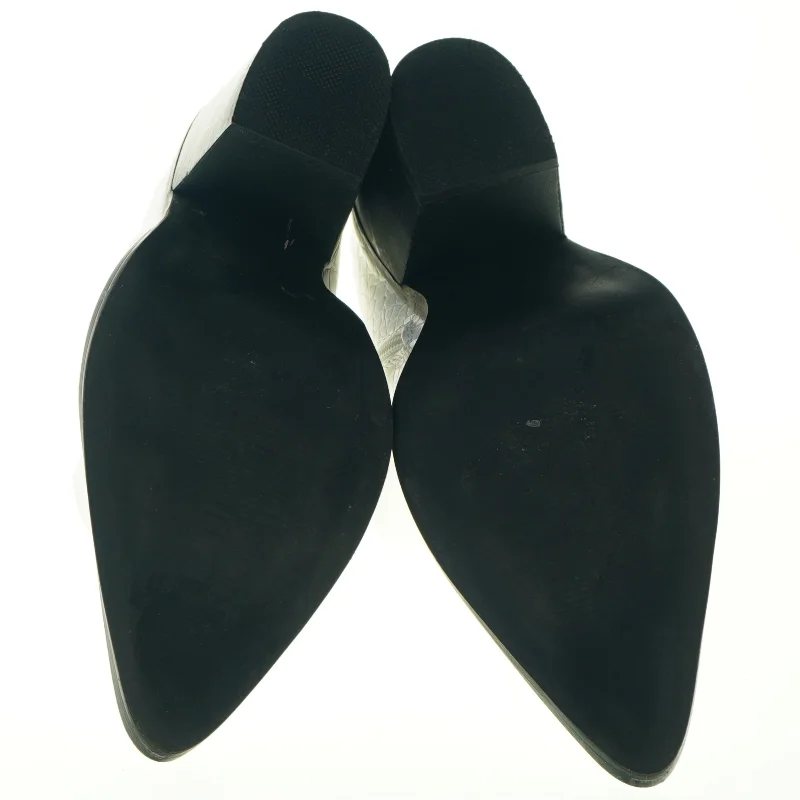 Hvide ankelstøvler med krokodillepræg fra Asos (str. 7)