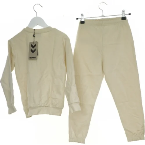 Sæt træningstøj til børn fra Hummel (str. 116 cm)