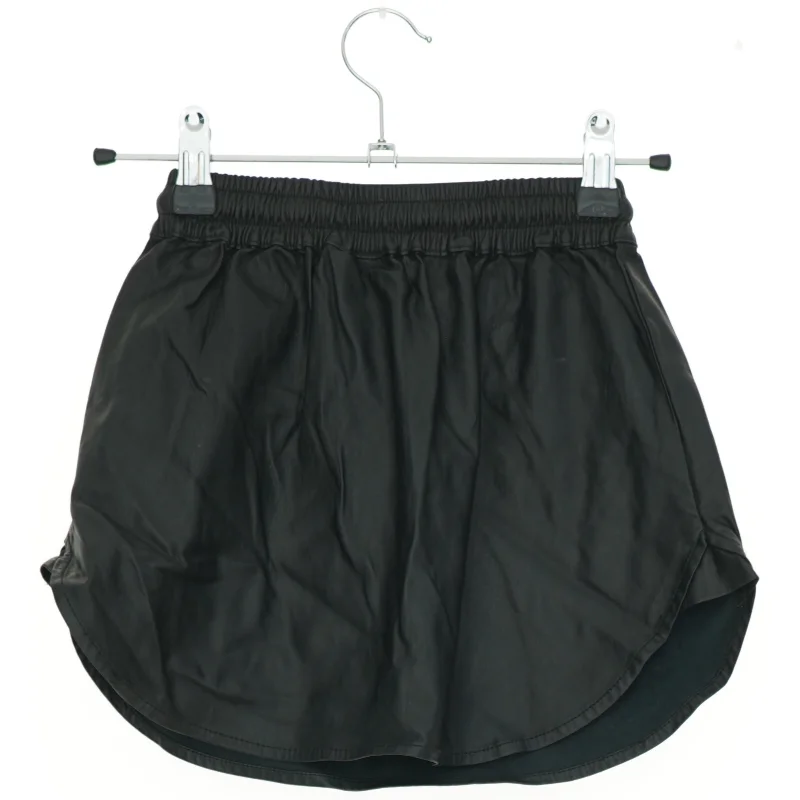 Nederdel fra Petit (str. 116 cm)