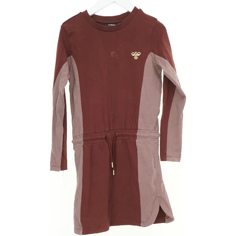 Kjole fra Hummel (str. 122 cm)