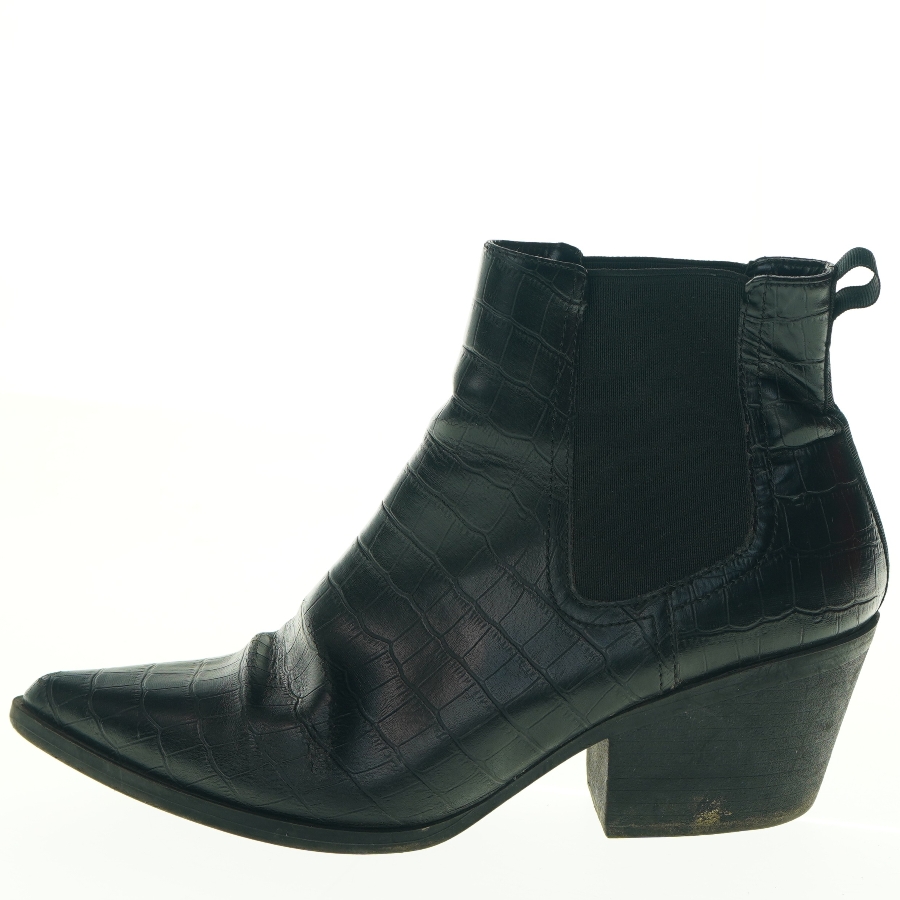 Sorte ankelstøvler i krokodille look fra New Look (str. 40)