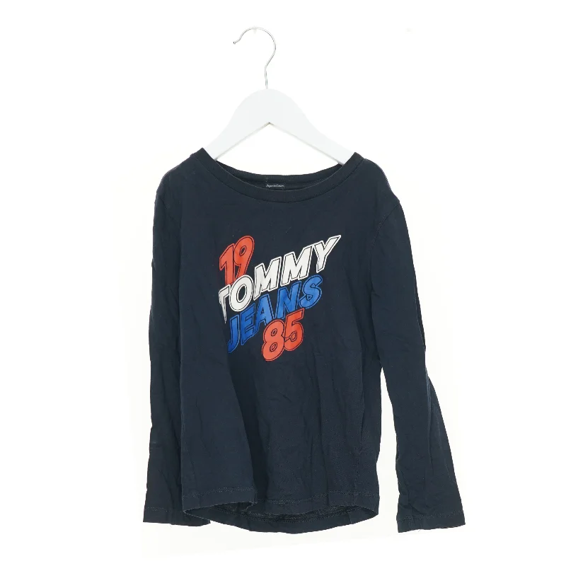 Bluse fra Tommy Hilfiger (str. 122 cm)