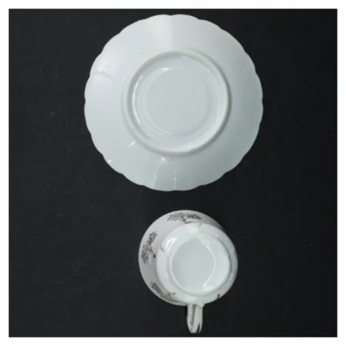 Porcelæn tekopper med underkopper (str. Ø. 14 cm. h. 7 cm y. 7,5 cm)