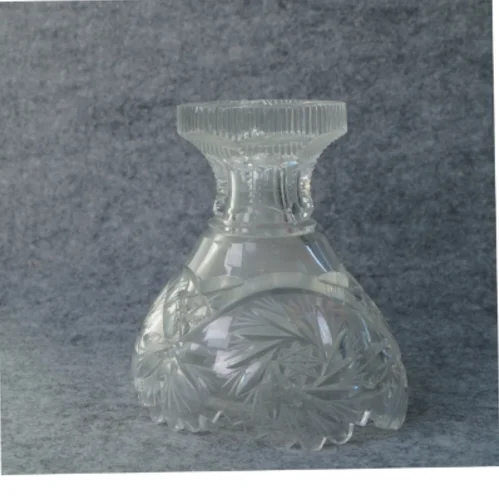 Vase i krystal (str. 15 x 13 cm)