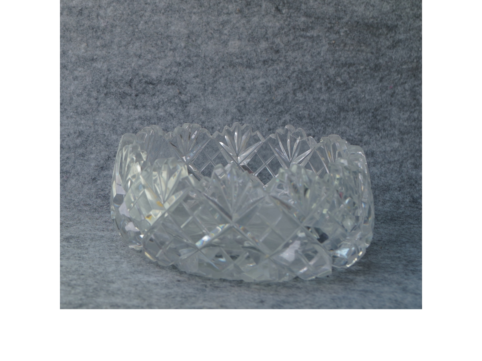 Skål i krystal (str. 15 x 7 cm)
