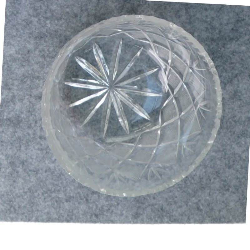 Skål i krystal (str. 16 x 8 cm)