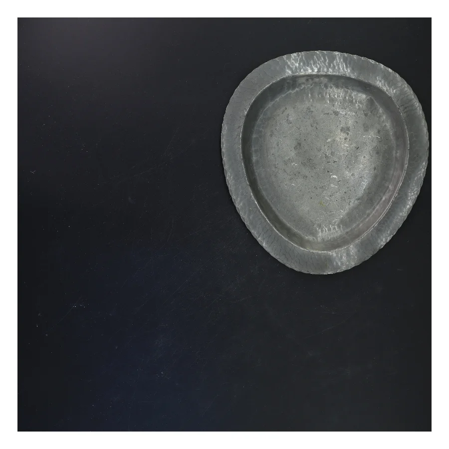 Oval metalfad (str. 23 cm)