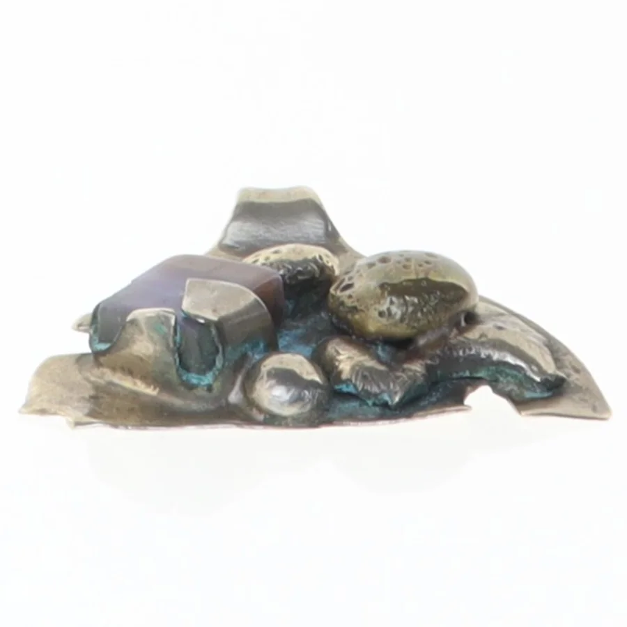 Vedhæng i metal (str. 5 x 4 cm)