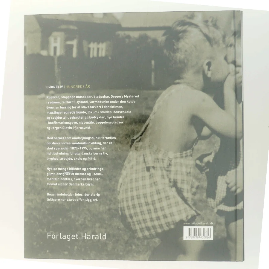 Børneliv i hundrede år af Birgitte Svennevig (Bog)