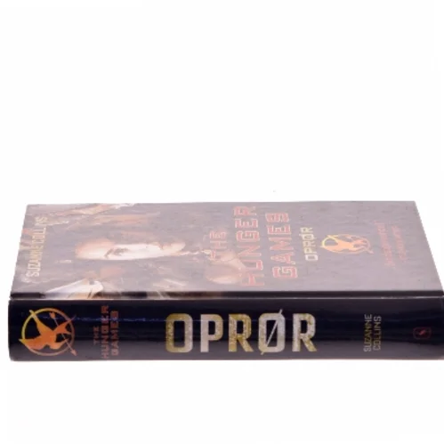 Oprør af Suzanne Collins (Bog)