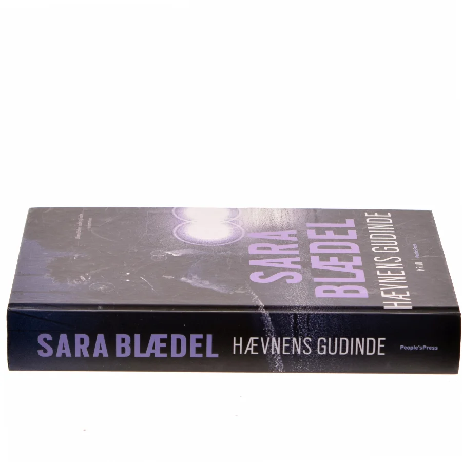 Hævnens gudinde af Sara Blædel (Bog)