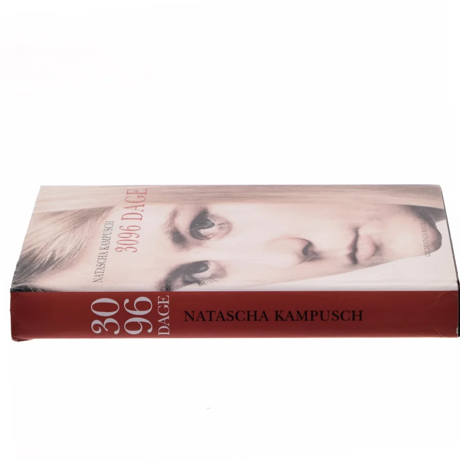 3096 dage af Natascha Kampusch (Bog)