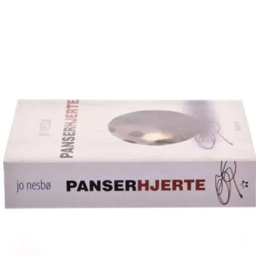 Panserhjerte af Jo Nesbø (Bog)