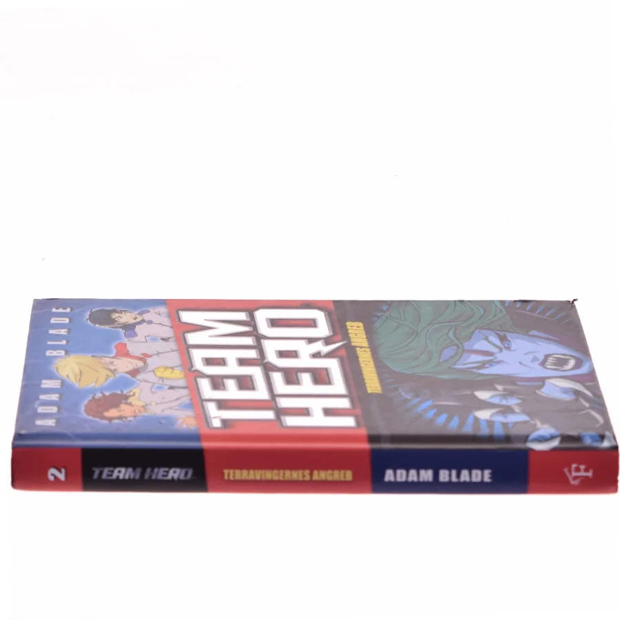 Team Hero – Terravingernes angreb af Adam Blade (Bog)