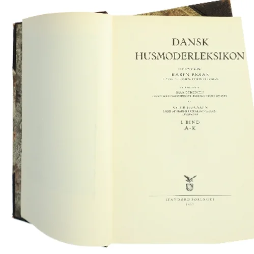 Dansk Husmoderleksikon. 1. bind A-K og 2. bind L-Ø af Karen Braae (hovedredaktør), Ulla Pedersen, Astrid Sioumann (Bog)