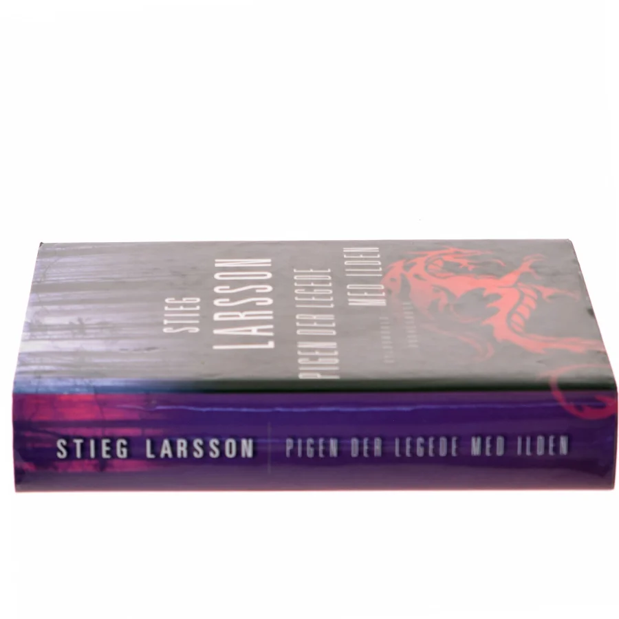 Pigen der legede med ilden af Stieg Larsson (Bog)